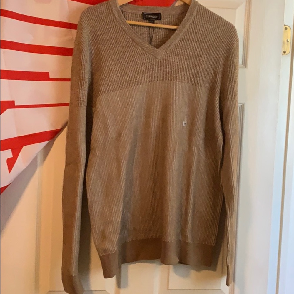 Brand new men’s express brown sweater
